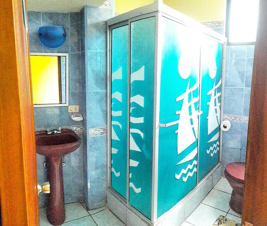 Hostal La Isla Del Descanso Puerto Villamil Bagian luar foto