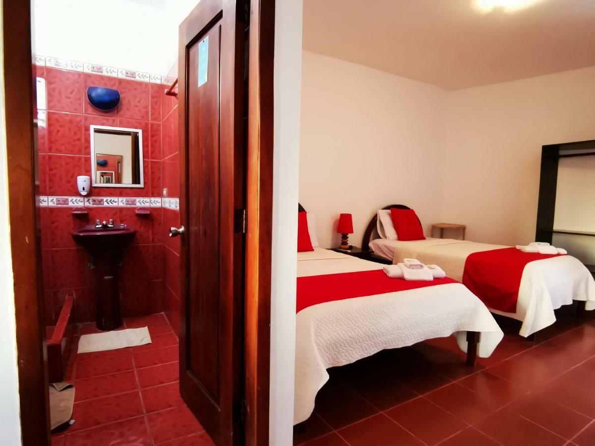 Hostal La Isla Del Descanso Puerto Villamil Bagian luar foto